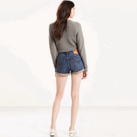 Levi’s Wedgie Fit High Rise White Oak Cone Denim Shorts - Picture 2 of 7